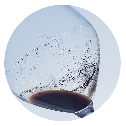 красно-коричневая гуща в вине