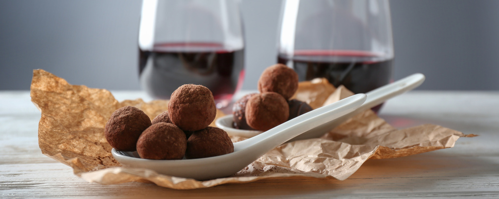 Шоколад: молочный, горький, батончики и фигурки