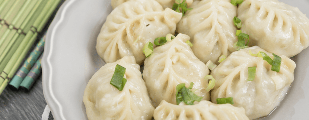 Gavi dei Gavi Etichetta Nera + буузы из ягнятины с тмином и черным перцем