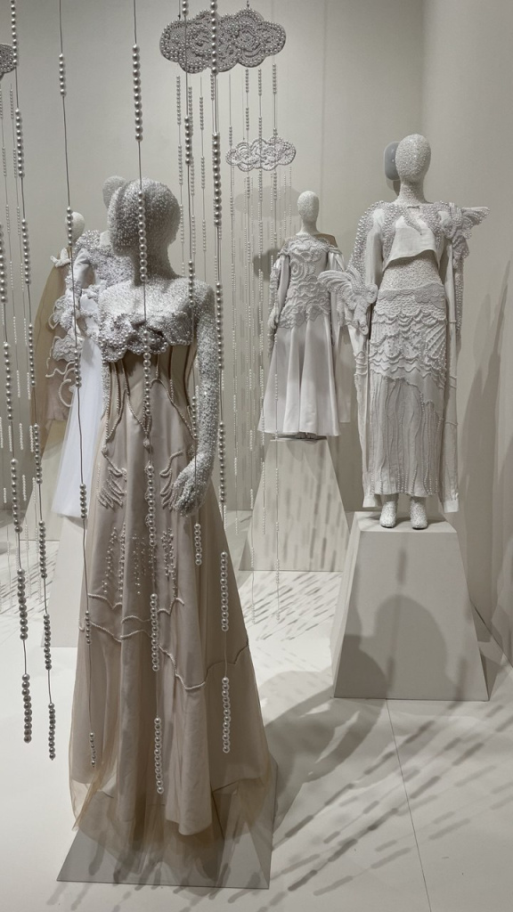 Выставка «Сны Алёны»