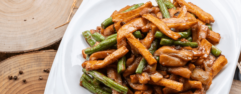 Жареная свинина с грибами