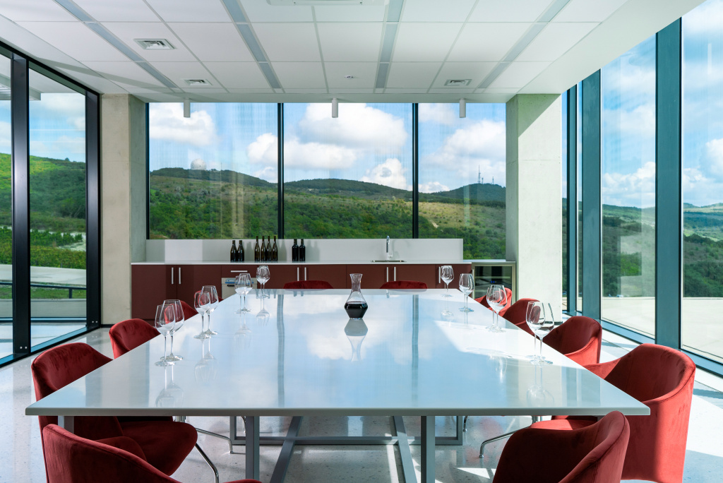 Скалистый берег