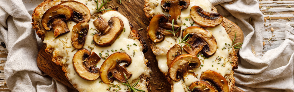 Закуска: брускетта со сливочными грибами