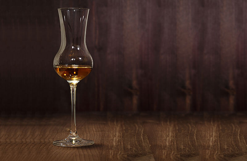 Подача коньяка